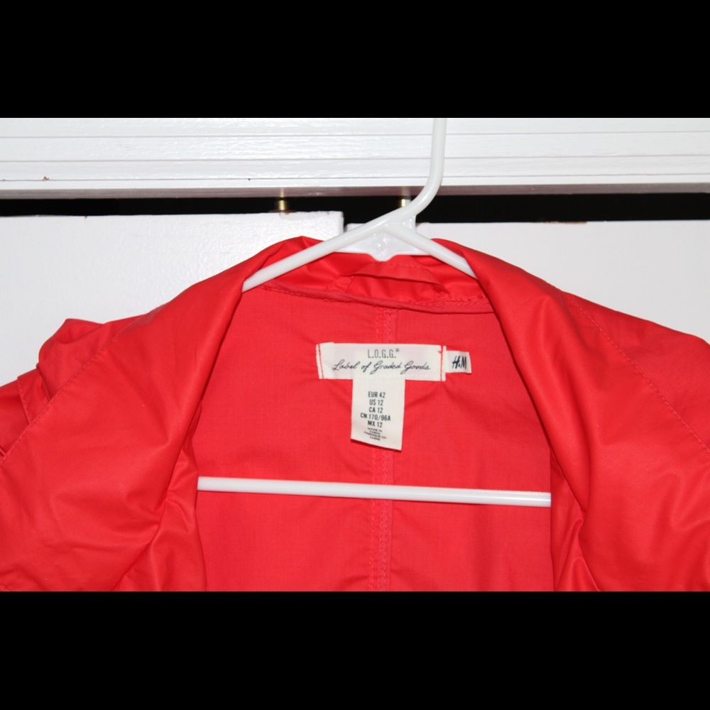 H&M red light wind breaker